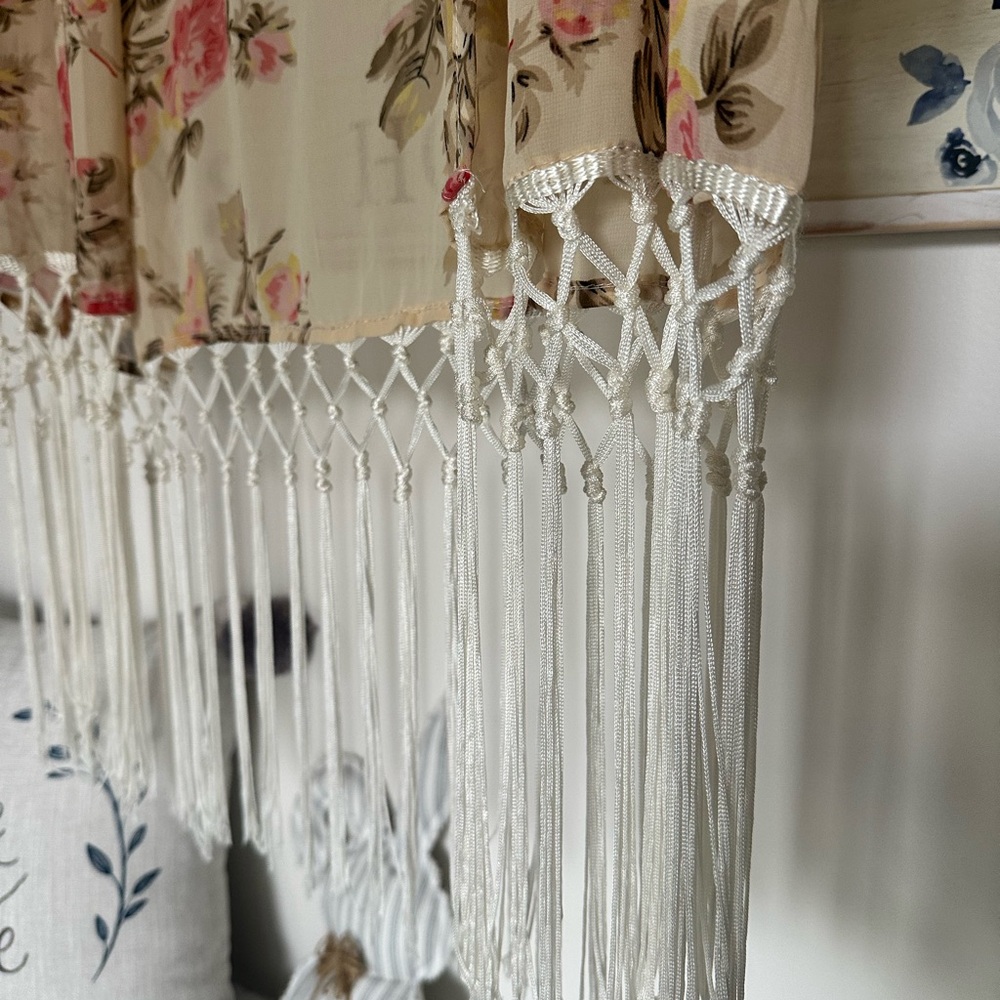 La Hearts Floral Boho Kimono with fringe one size - Picture 4 of 6